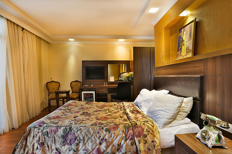 The Istanbul Hotel מראה חיצוני תמונה